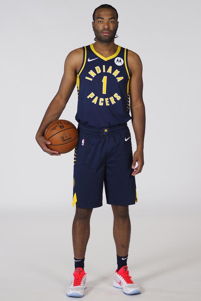 更彰显了他 更彰显了他