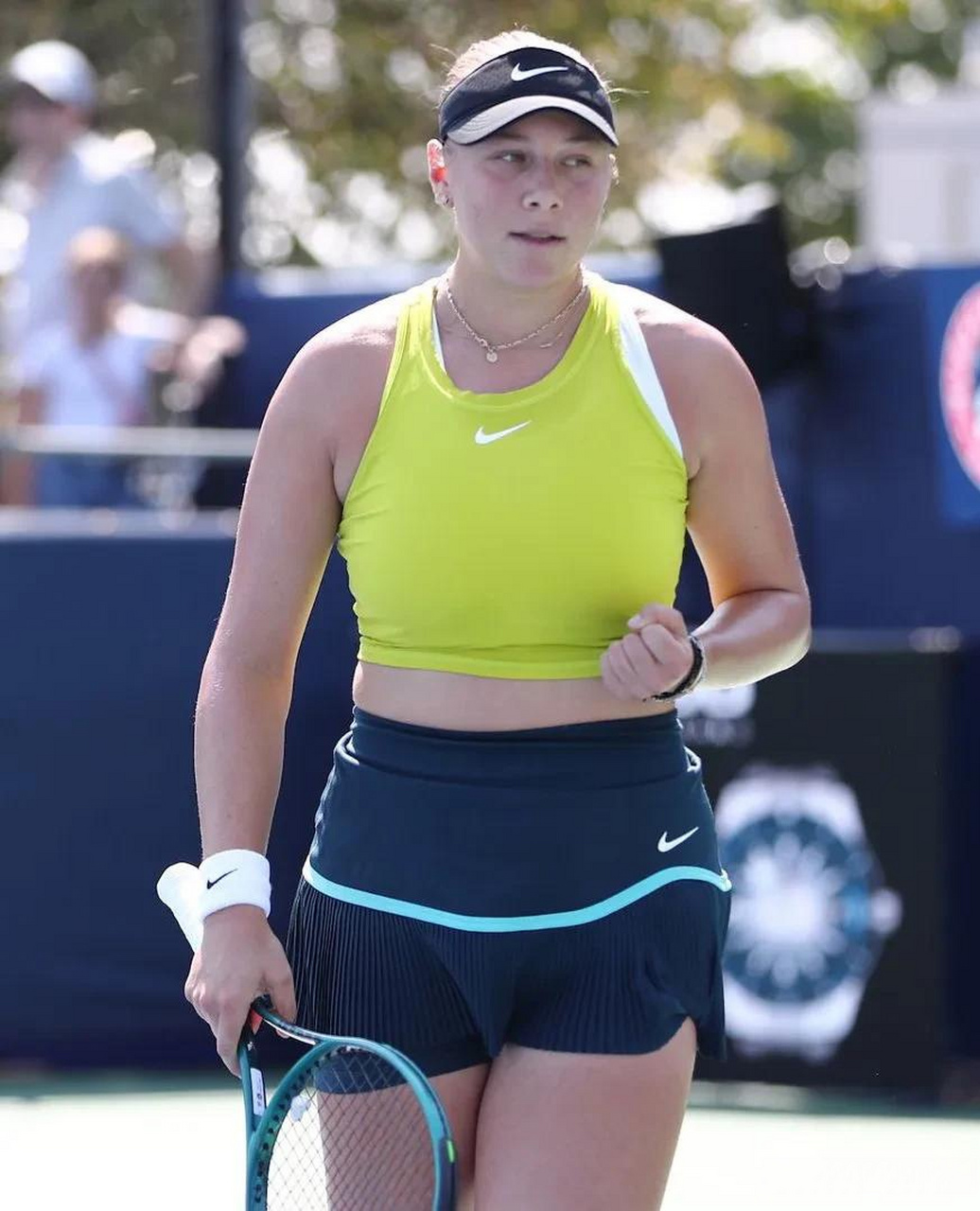 更是对整个 更是对整个